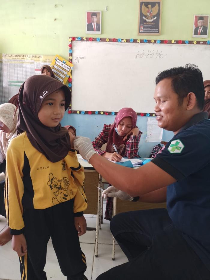 64 Orang Pelajar MIN 1 Tanjabtim Terima Suntik Tetanus