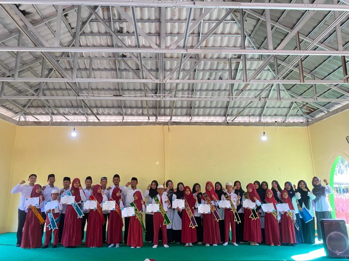 Perkuat Karakter Siswa, Kepala MIN 1 Tanjab Timur Lantik Duta Madrasah