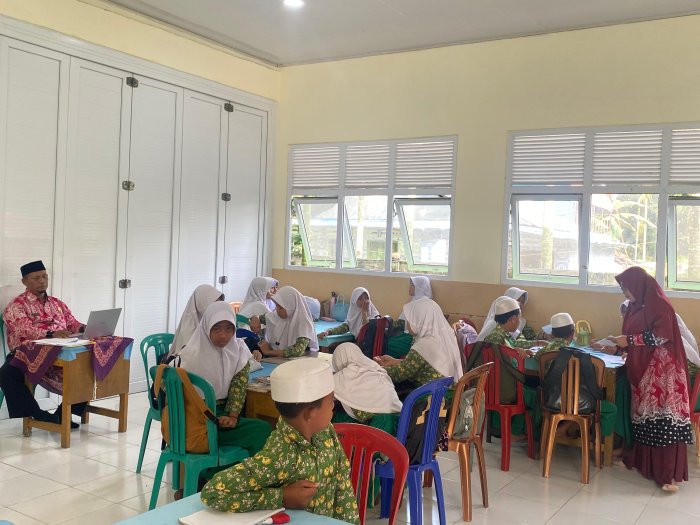 Supervisi Administrasi dan Akademik MIN 1 Tanjab Timur Dimulai