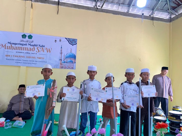 MIN 1 Tanjab Timur Umumkan Juara Lomba Sholat Berjamaah