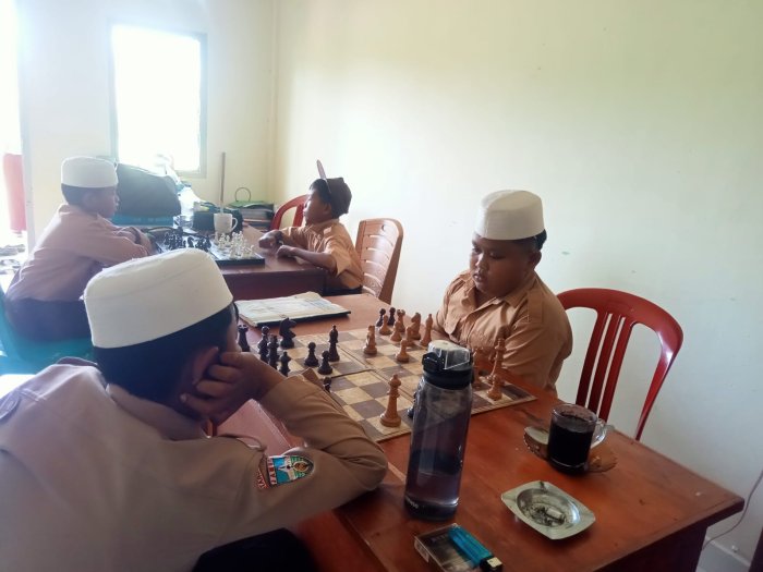 Persiapan AKSIOMA Kabupaten, MIN 1 Tanjab Timur Intensifkan Seleksi Atlet Catur