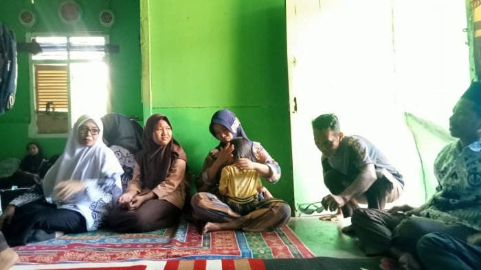 Beri Suport, Majelis Guru Kunjungi Rumah Ibu Zuliana