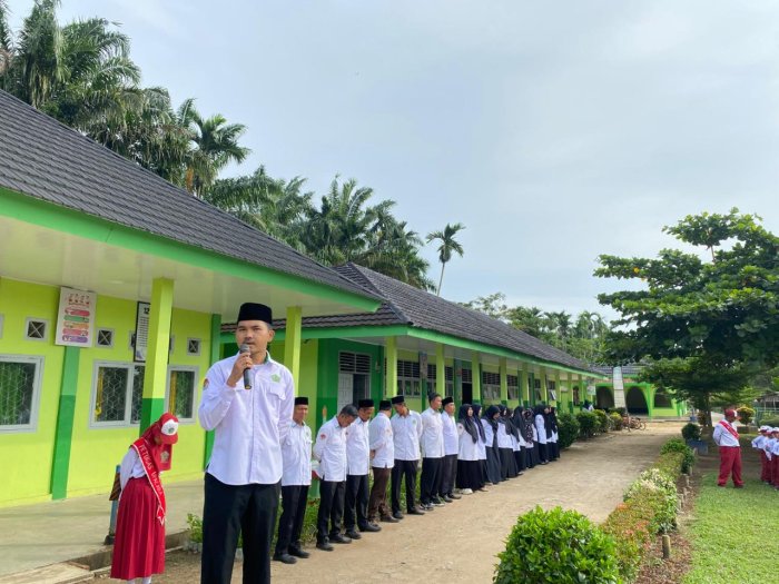 Syahril : Jadilah Teladan Yang Baik