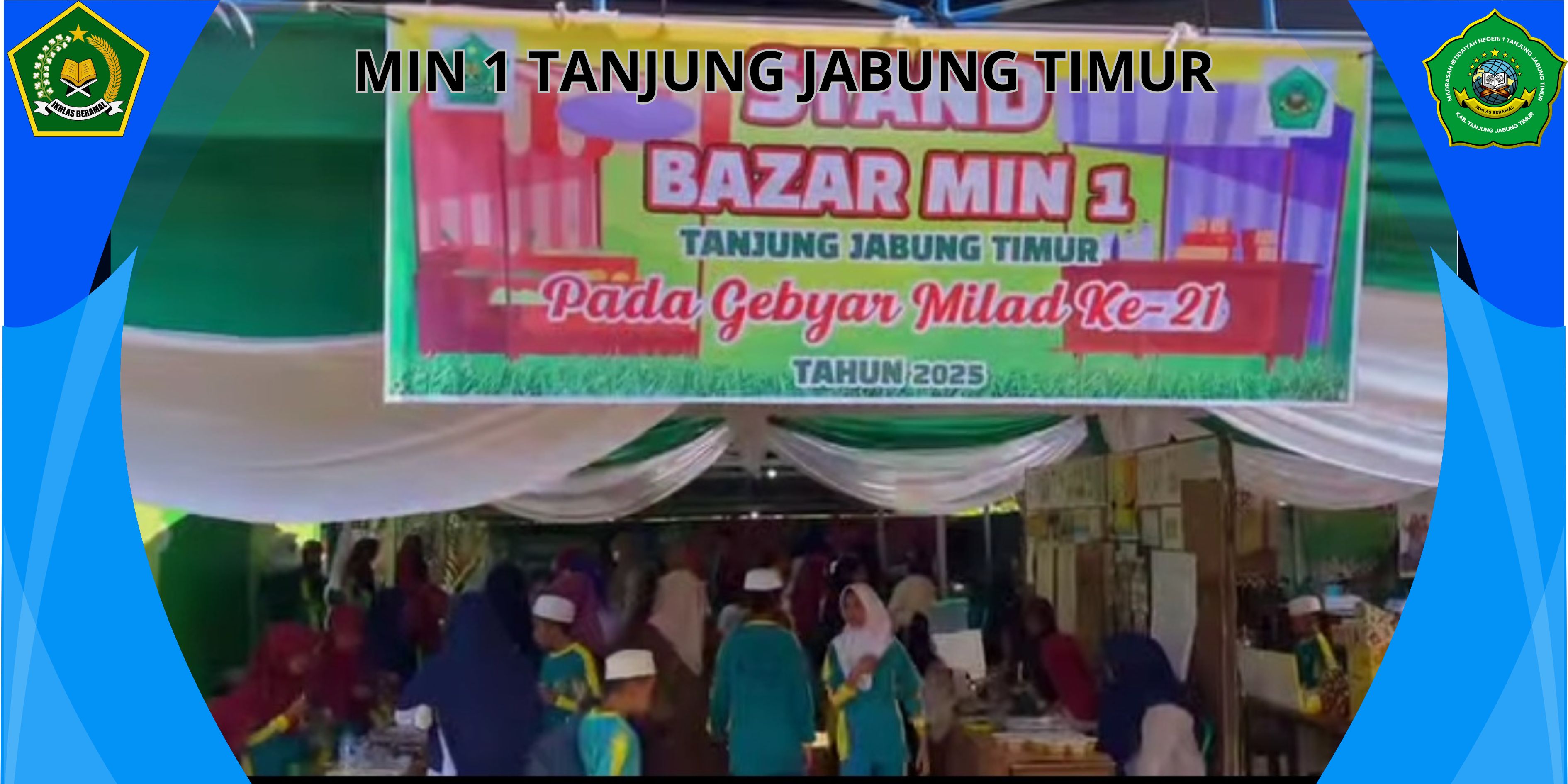 Stand Bazar Gebyar Milad Diserbu Pembeli