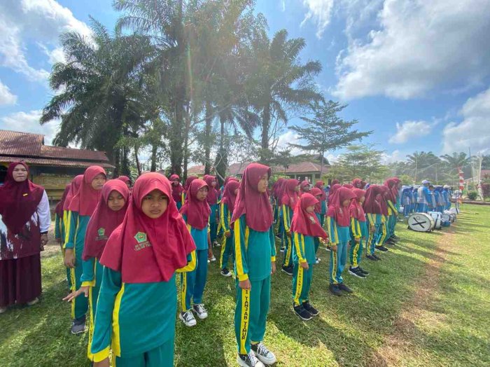 Siswa MIN 1 Tanjab Timur Hadiri Pembukaan AKSIOMA Tingkat Kabupaten di MTsN 2 Tanjab Timur