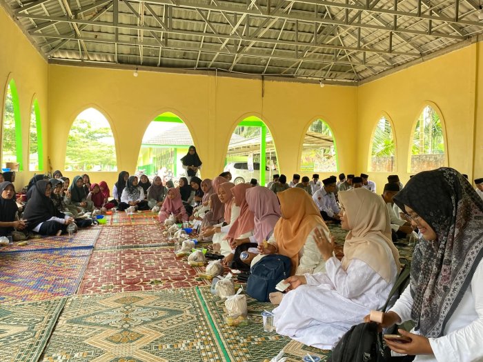 Makan Bersama Jadi Acara Pembuka Pertemuan Rutin KKM Terpadu