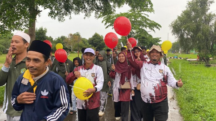Sambut HAB ke-80, Keluarga Besar MIN 1 Tanjab Timur Antusias Ikuti Jalan Santai