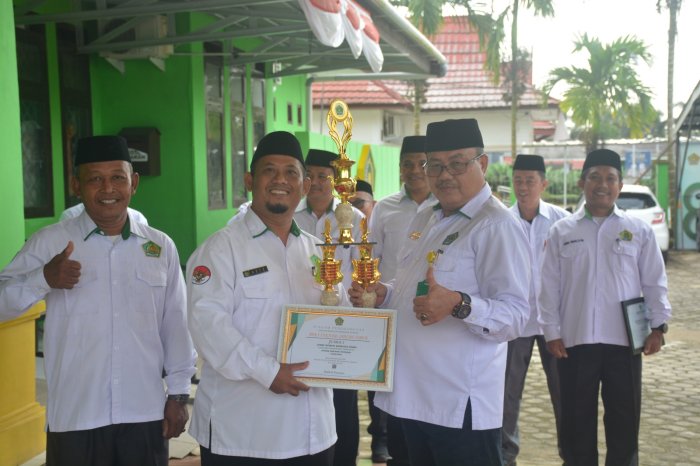 Torehkan Prestasi Digital, MIN 1 Tanjab Timur Raih Penghargaan Pengunjung Website Terbanyak Ke II pada HAB ke-80