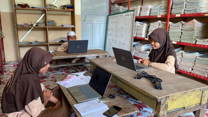 Tiga Orang Siswa Siswi MIN 1 Tanjab Timur Ikuti Simulasi OMI